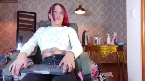 Snapshot of engel_devil chatting on December 5, 2025, 12:25 pm Engel online show from December 5, 2025, 12:25 pm