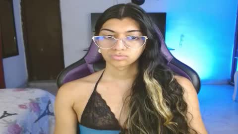 Snapshot of engiel_phoenix chatting on December 4, 2025, 9:01 pm Engiel phoenix instagram engiel 13 online show from December 4, 2025, 9:01 pm