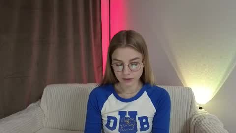 Snapshot of enjoyeverymoment_ chatting on September 22, 2025, 7:49 pm enjoyeverymoment_ online show from September 22, 2025, 7:49 pm