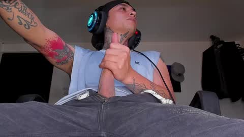 enjoymycock99 online show from December 4, 2024, 1:09 pm