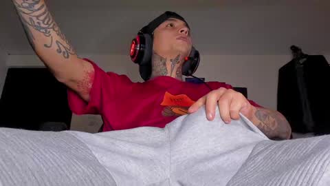 enjoymycock99 online show from December 18, 2024, 4:20 am