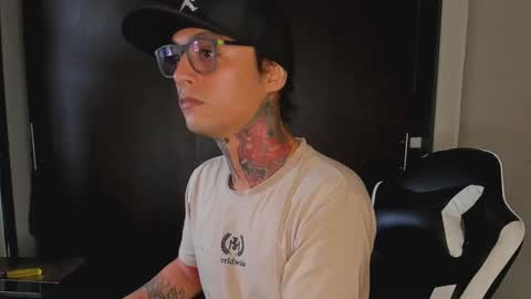 enjoymycock99 online show from February 26, 2025, 3:52 pm