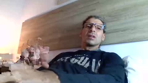 Snapshot of enri222 chatting on November 17, 2025, 10:48 pm rineking online show from November 17, 2025, 10:48 pm