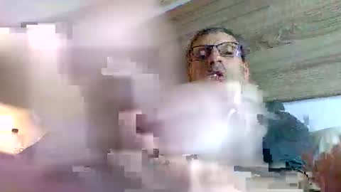 Snapshot of enri222 chatting on December 17, 2025, 12:16 am rineking online show from December 17, 2025, 12:16 am