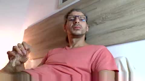 Snapshot of enri222 chatting on December 21, 2025, 11:34 pm rineking online show from December 21, 2025, 11:34 pm