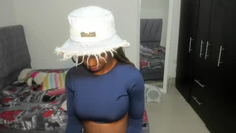 Angela online show from November 6, 2025, 1:06 am