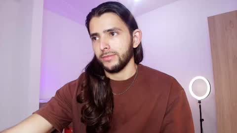 Snapshot of enzo_moretii chatting on November 9, 2025, 1:42 pm enzo_moretii online show from November 9, 2025, 1:42 pm