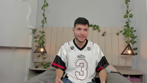 ENZO online show from October 30, 2025, 3:02 pm