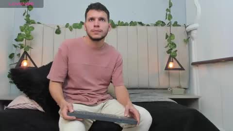 ENZO online show from November 11, 2025, 3:23 pm