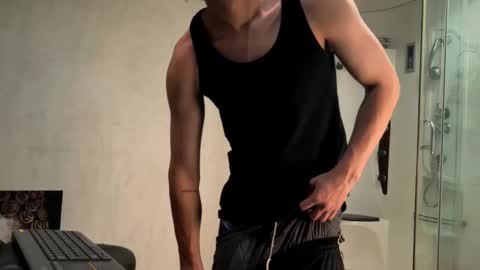 enzo_steel online show from November 27, 2025, 2:35 am