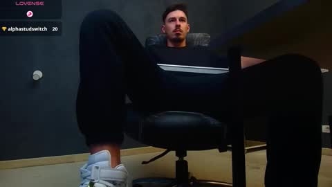 EnzoRace online show from October 1, 2025, 5:24 am