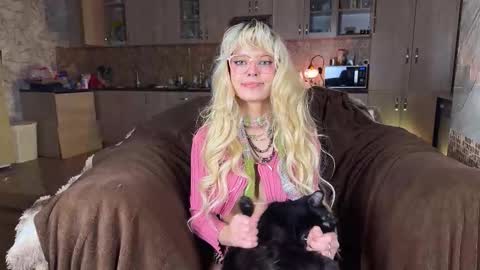 Snapshot of erectioneeering chatting on November 28, 2025, 6:54 pm Alissa online show from November 28, 2025, 6:54 pm