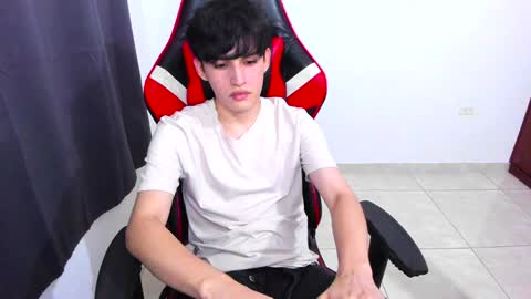 eren_tatakae online show from January 5, 2025, 1:03 am