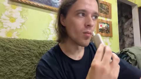 Snapshot of eric_blond chatting on October 8, 2025, 6:49 pm Eric online show from October 8, 2025, 6:49 pm
