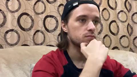 Snapshot of eric_blond chatting on October 26, 2025, 4:24 pm Eric online show from October 26, 2025, 4:24 pm