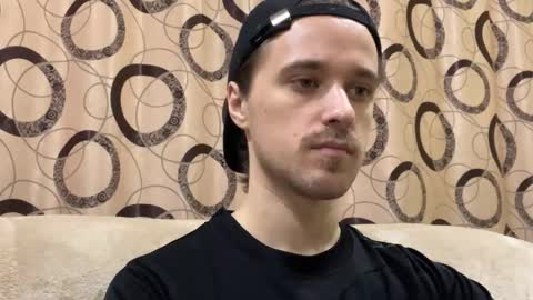 Snapshot of eric_blond chatting on November 3, 2025, 4:52 pm Eric online show from November 3, 2025, 4:52 pm