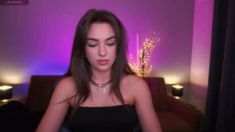 Erica online show from November 6, 2025, 2:18 pm