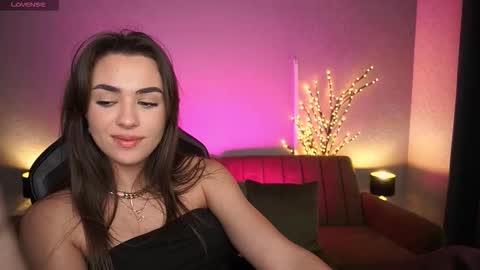 Erica online show from November 14, 2025, 5:44 pm