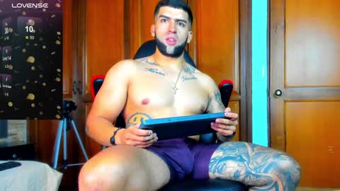 Snapshot of erick_blake_ chatting on December 20, 2024, 4:09 am my online show from December 20, 2024, 4:09 am