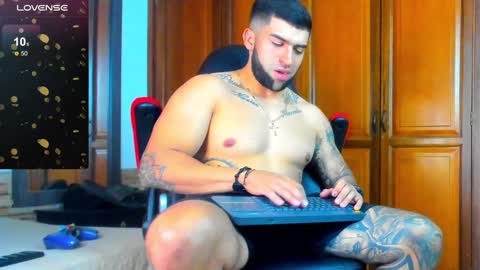 Snapshot of erick_blake_ chatting on December 27, 2024, 3:42 am my online show from December 27, 2024, 3:42 am