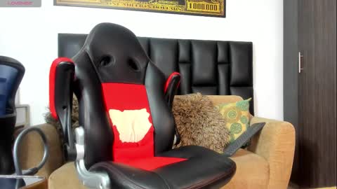 Snapshot of erick_blake_ chatting on December 15, 2025, 4:39 am my online show from December 15, 2025, 4:39 am