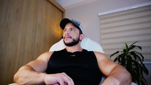 Snapshot of erick_thompson chatting on December 16, 2024, 10:24 pm Erick Thompson online show from December 16, 2024, 10:24 pm