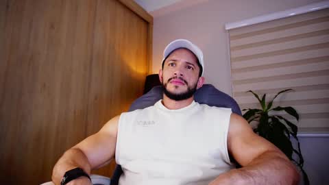 Snapshot of erick_thompson chatting on January 30, 2025, 10:19 pm Erick Thompson online show from January 30, 2025, 10:19 pm