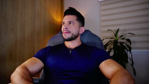 Snapshot of erick_thompson chatting on February 11, 2025, 9:25 pm Erick Thompson online show from February 11, 2025, 9:25 pm