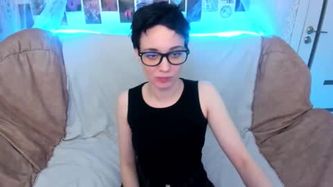 Ericka online show from December 17, 2025, 11:49 am