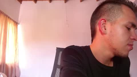 Snapshot of erik_rodriguez chatting on October 14, 2025, 4:52 pm Erik rodriguez online show from October 14, 2025, 4:52 pm