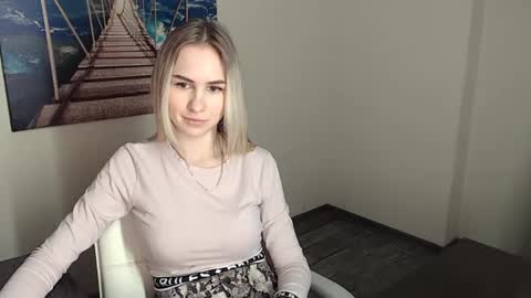 Snapshot of erikagavin chatting on December 5, 2024, 6:55 pm Erika online show from December 5, 2024, 6:55 pm