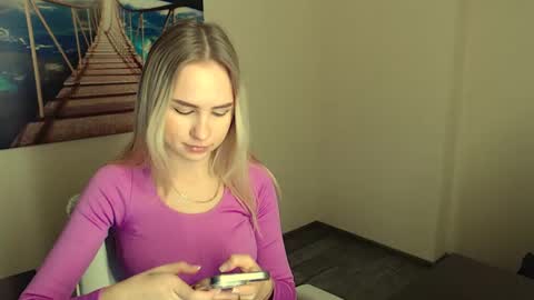 Snapshot of erikagavin chatting on December 6, 2024, 1:11 pm Erika online show from December 6, 2024, 1:11 pm