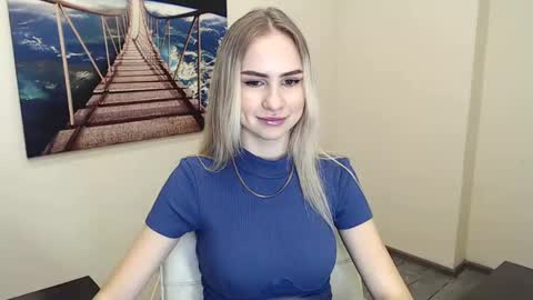 Snapshot of erikagavin chatting on December 17, 2024, 12:22 pm Erika online show from December 17, 2024, 12:22 pm