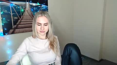 Snapshot of erikagavin chatting on January 6, 2025, 3:40 pm Erika online show from January 6, 2025, 3:40 pm