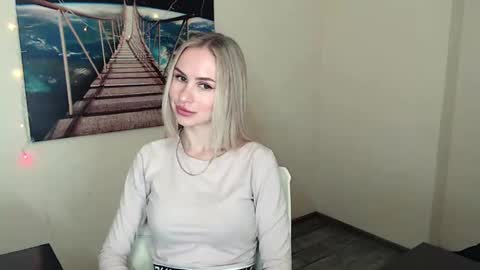 Snapshot of erikagavin chatting on February 13, 2025, 1:05 pm Erika online show from February 13, 2025, 1:05 pm