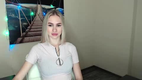 Snapshot of erikagavin chatting on February 17, 2025, 12:38 pm Erika online show from February 17, 2025, 12:38 pm