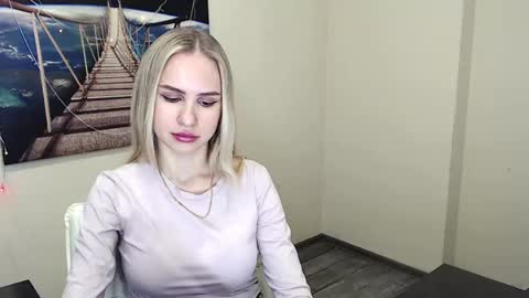 Snapshot of erikagavin chatting on February 19, 2025, 1:06 pm Erika online show from February 19, 2025, 1:06 pm