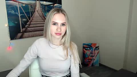 Snapshot of erikagavin chatting on February 28, 2025, 4:20 pm Erika online show from February 28, 2025, 4:20 pm