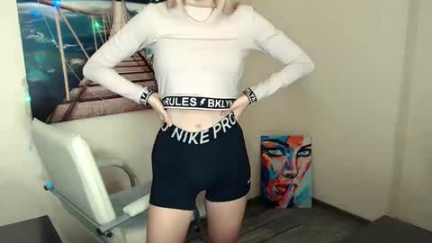 Snapshot of erikagavin chatting on March 5, 2025, 4:35 pm Erika online show from March 5, 2025, 4:35 pm