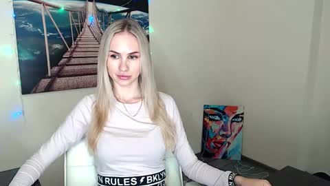 Snapshot of erikagavin chatting on September 12, 2025, 11:54 am Erika online show from September 12, 2025, 11:54 am