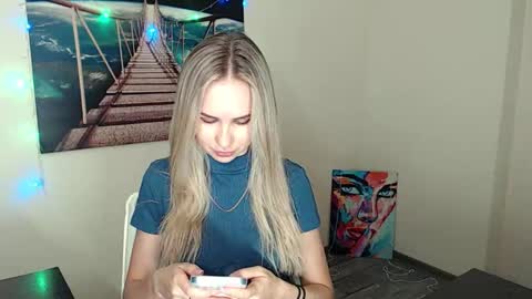 Snapshot of erikagavin chatting on September 16, 2025, 11:44 am Erika online show from September 16, 2025, 11:44 am