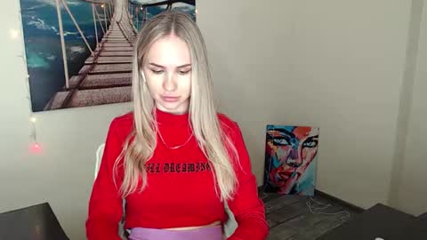 Snapshot of erikagavin chatting on September 17, 2025, 11:45 am Erika online show from September 17, 2025, 11:45 am