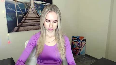 Snapshot of erikagavin chatting on September 24, 2025, 11:46 am Erika online show from September 24, 2025, 11:46 am