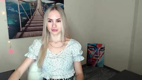 Snapshot of erikagavin chatting on October 3, 2025, 11:51 am Erika online show from October 3, 2025, 11:51 am