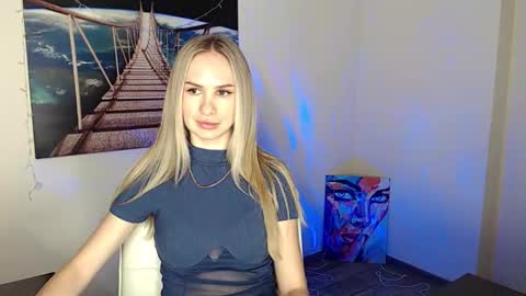 Snapshot of erikagavin chatting on October 16, 2025, 11:44 am Erika online show from October 16, 2025, 11:44 am