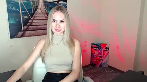 Snapshot of erikagavin chatting on October 17, 2025, 10:29 am Erika online show from October 17, 2025, 10:29 am