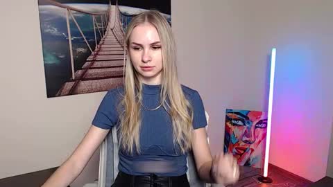 Snapshot of erikagavin chatting on November 19, 2025, 1:55 pm Erika online show from November 19, 2025, 1:55 pm