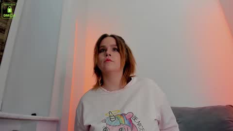 Snapshot of erikalustx chatting on December 18, 2024, 4:09 am Erika online show from December 18, 2024, 4:09 am