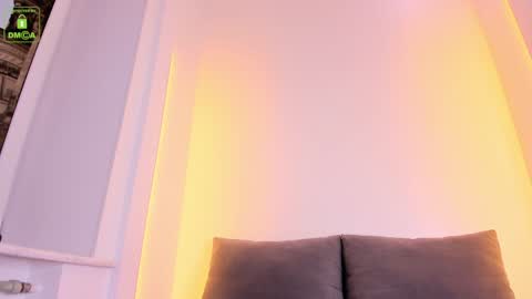 Snapshot of erikalustx chatting on March 4, 2025, 4:49 am Erika online show from March 4, 2025, 4:49 am