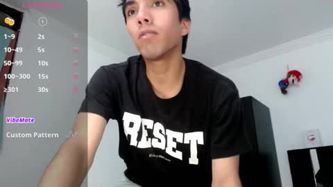 Snapshot of eriolhiragizawa chatting on November 12, 2025, 11:10 am EriolHiragizawa online show from November 12, 2025, 11:10 am